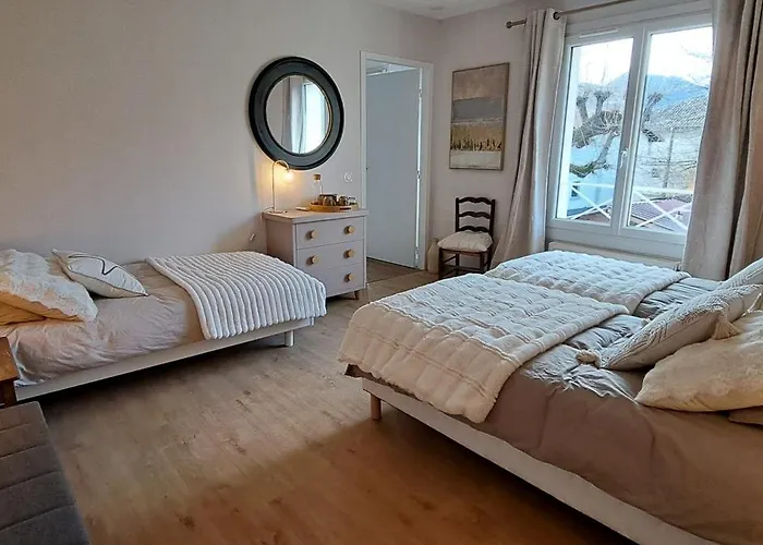 D'hote De Reymure Bed & Breakfast